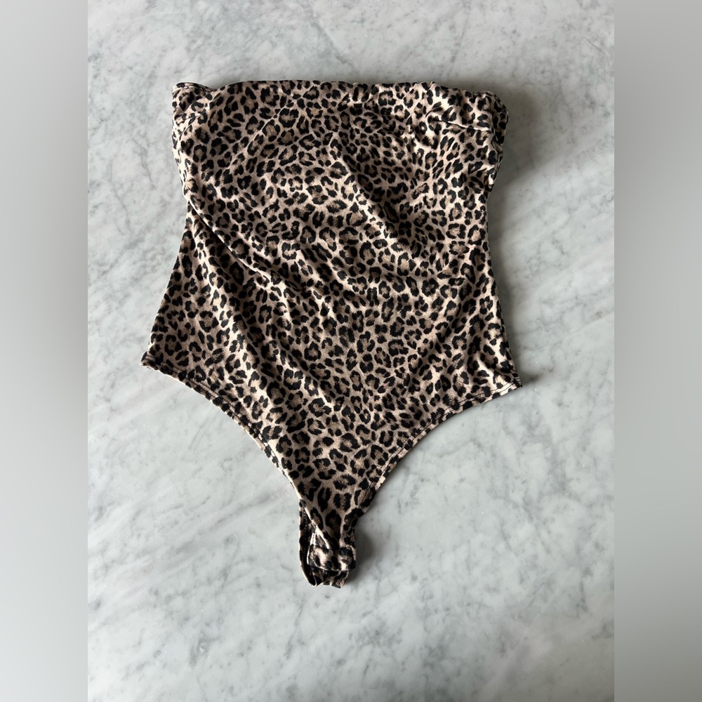 Gaze Wild Patterned Super Soft Tube Top Bodysuit size L